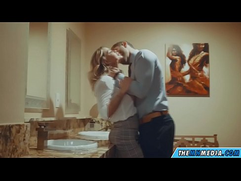 ❤️ Döşlü sarışın sizi ictimai tualetdə aldatdıqda ️ Sərt porno bizdə az.fashiontee.top ﹏